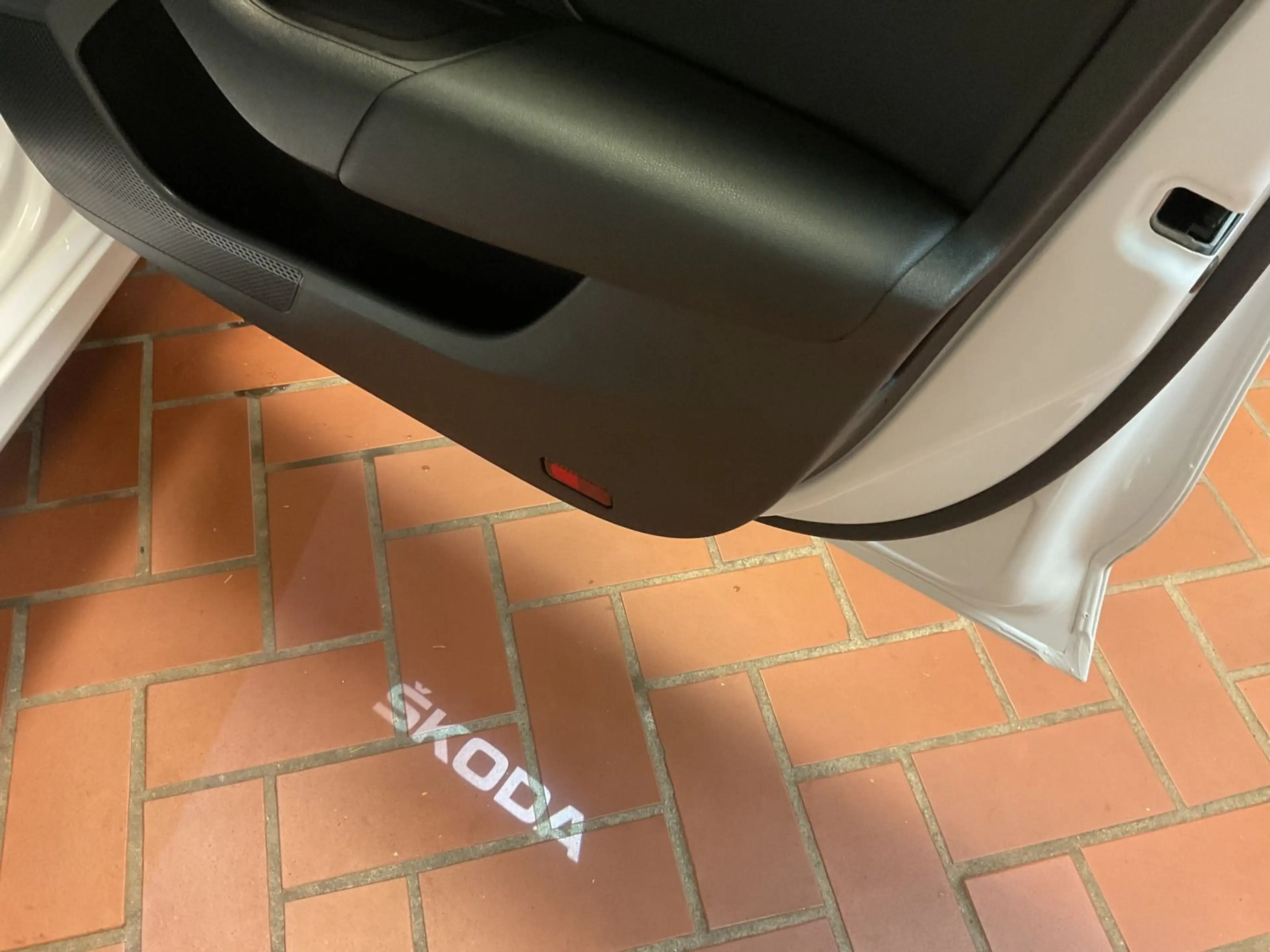 Skoda Octavia Combi 2.0 TDI Ambition LED,ACC,PDC — photo 13