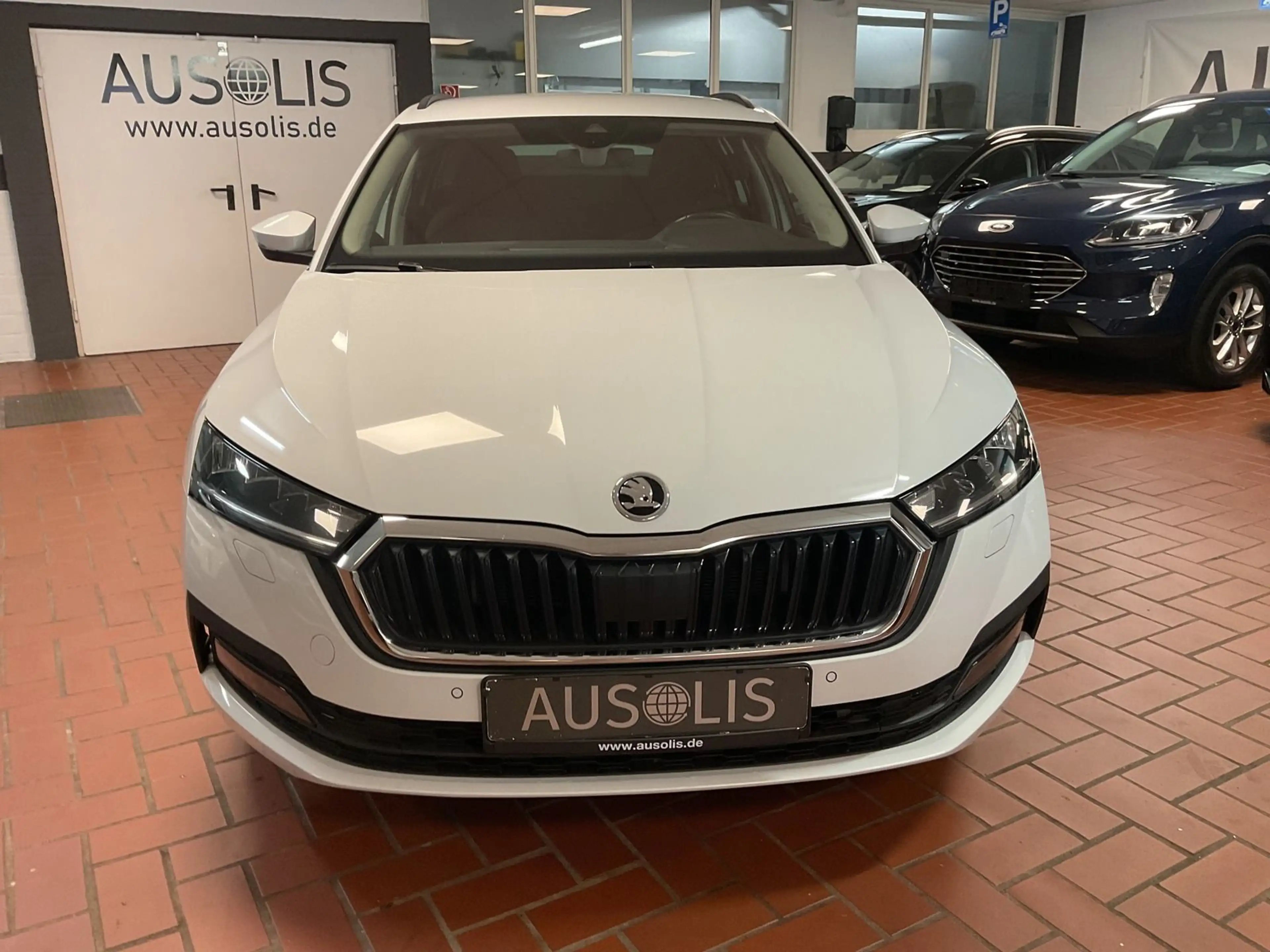 Skoda Octavia Combi 2.0 TDI Ambition LED,ACC,PDC — photo 3