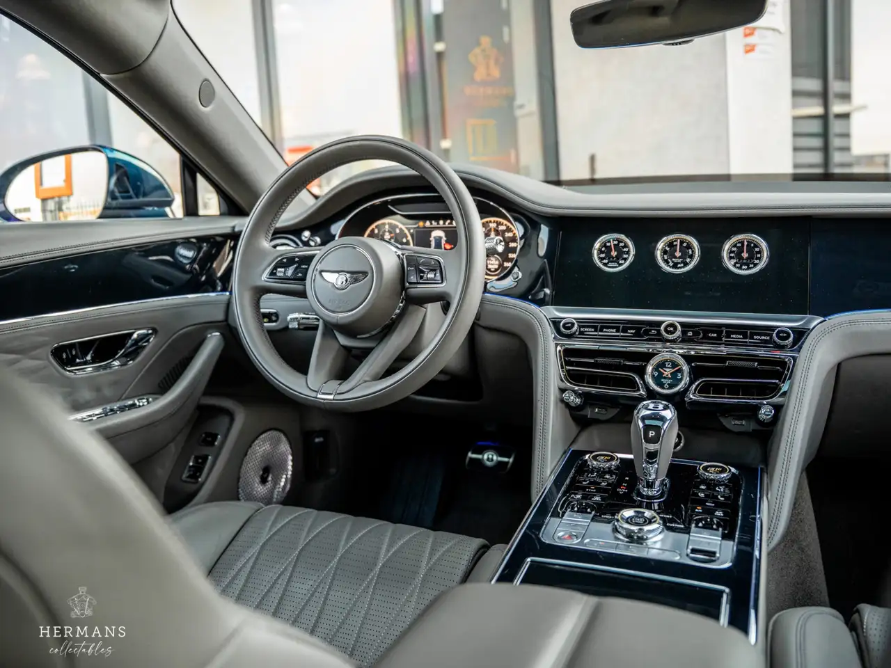 Bentley Flying Spur 2021 — фото 18