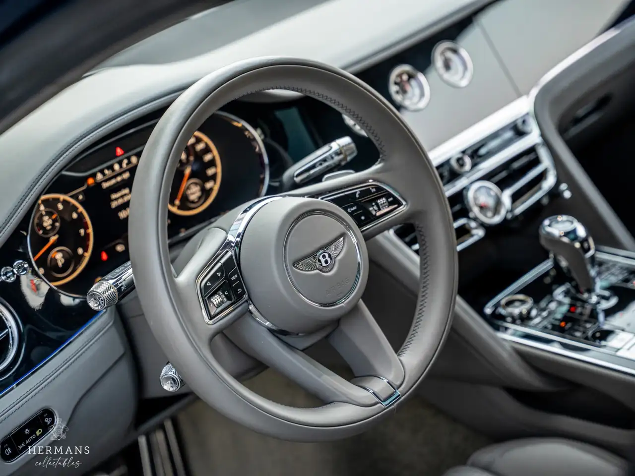 Bentley Flying Spur 2021 — фото 17