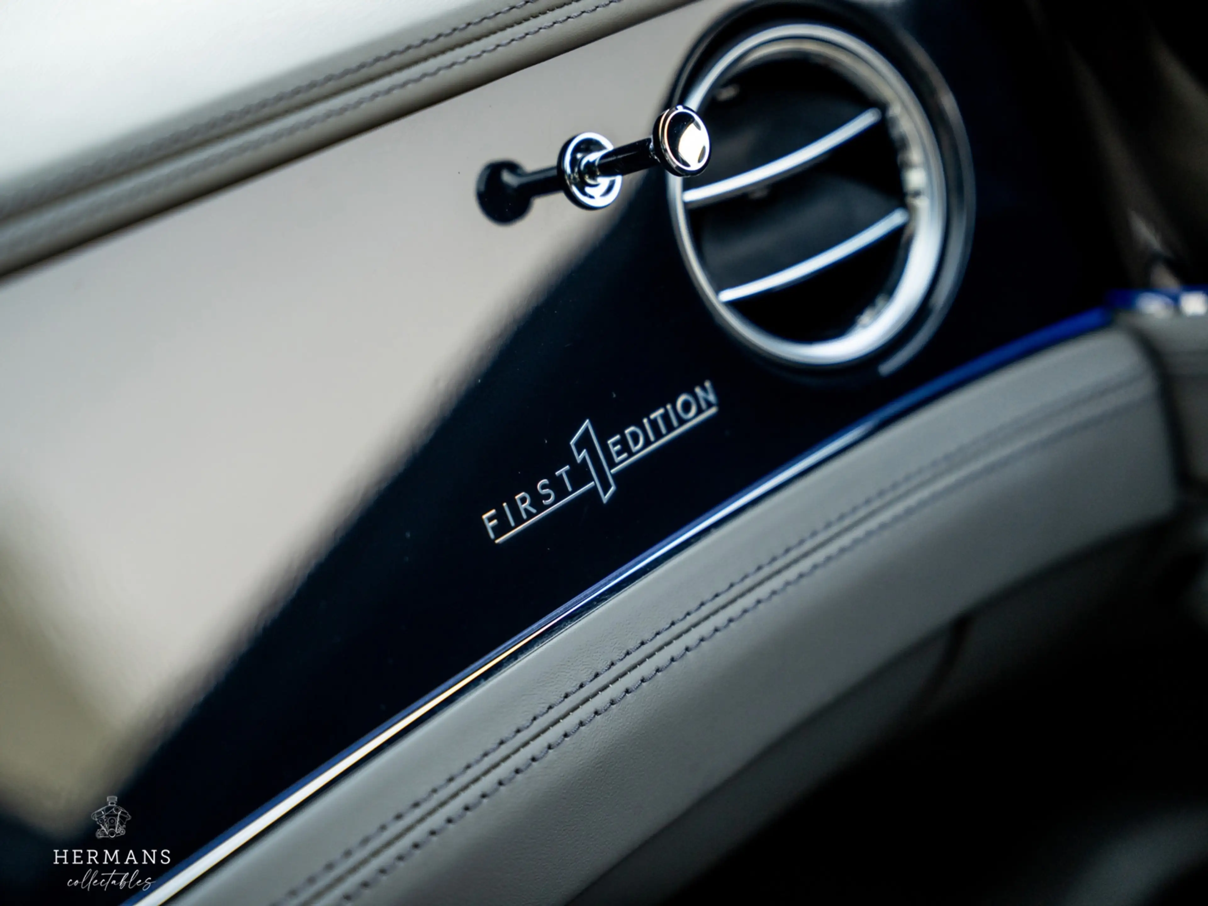 Bentley Flying Spur 4.0 V8 1st Edition / Mulliner / Blackline / Carbon — photo 26
