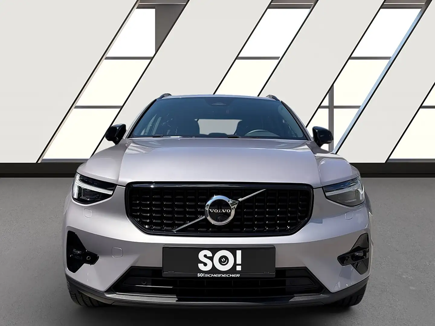 Volvo XC40 B3 Plus Aut. Silber - 2
