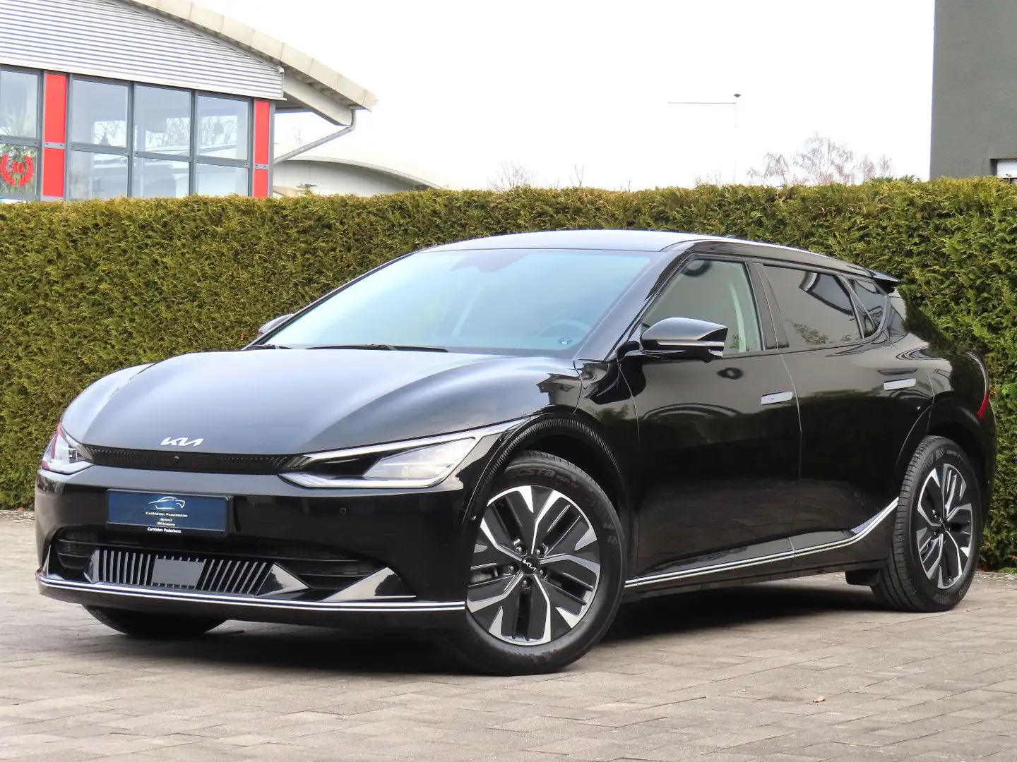 Kia EV6 Basis 2WD *SoH 98,4% / Head-Up / Totwinkel* Schwarz - 1