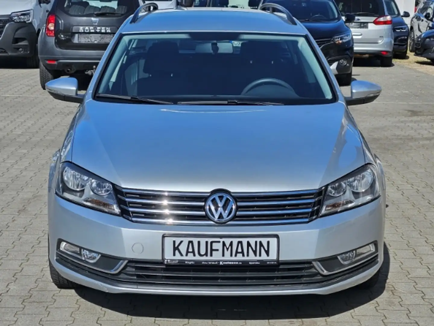 Volkswagen Passat Variant Trendline BlueMotion 1.4 TSI BMT srebrna - 2