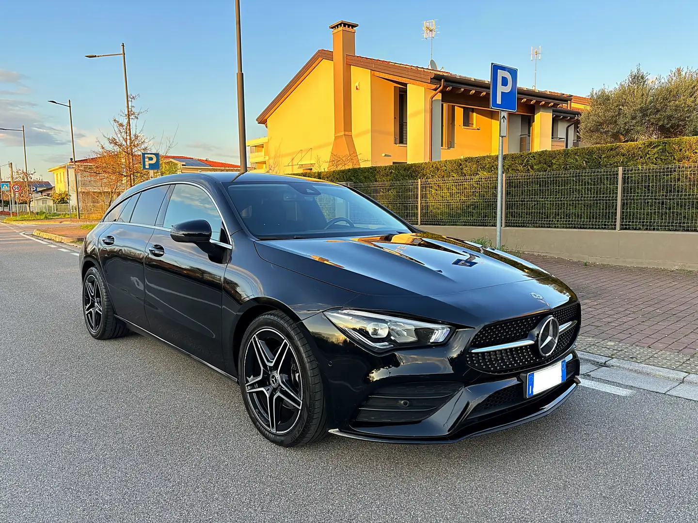 Mercedes-Benz CLA 200 OK PERMUTE Shooting Brake d Premium auto Negro - 1