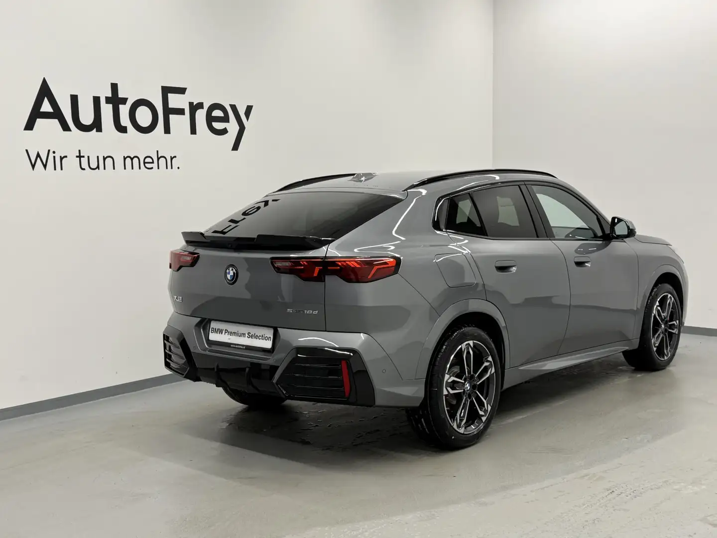 BMW X2 sDrive18d Grau - 2