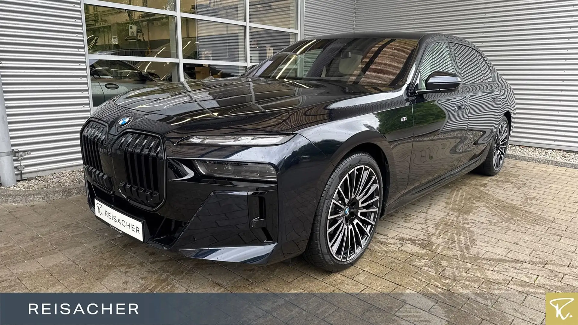 BMW 740 d A xDrive M-Sport,M-Sport PRO,SkyLou,AHK,DAP Černá - 1