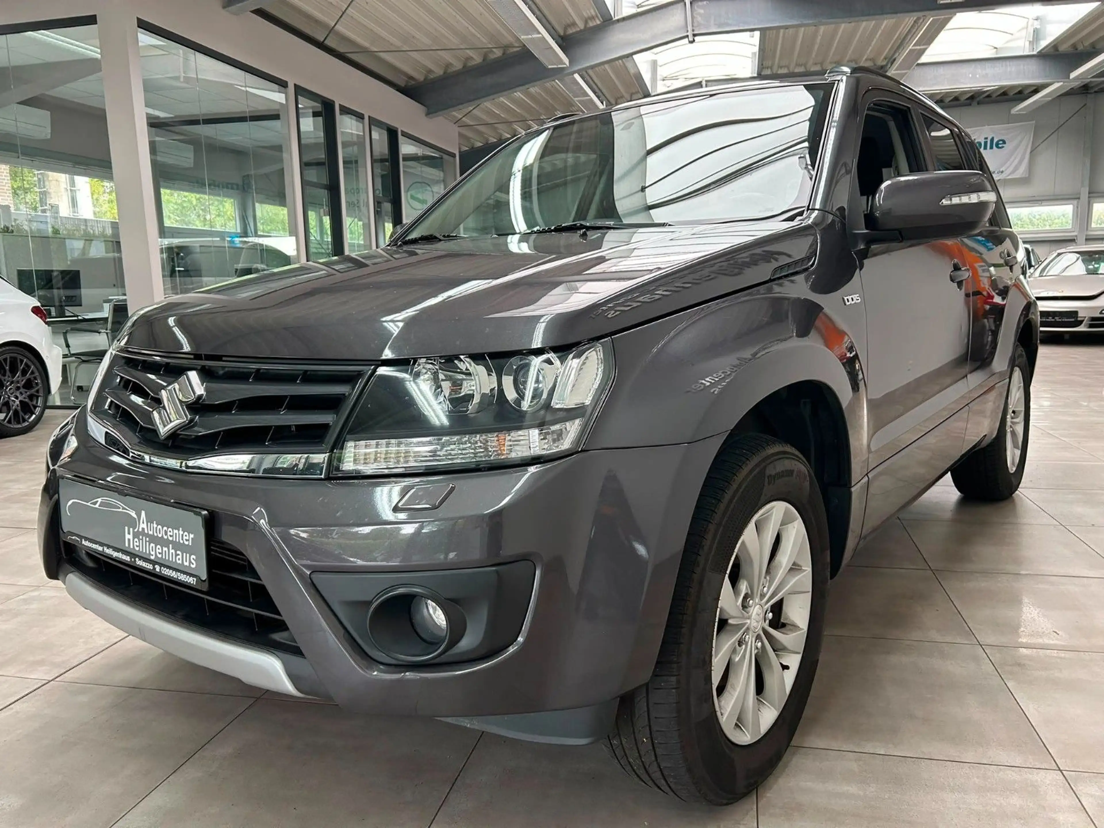 Suzuki Grand Vitara 1.9 DDIS Club 4X4 Klima Navi SHZ — photo 7