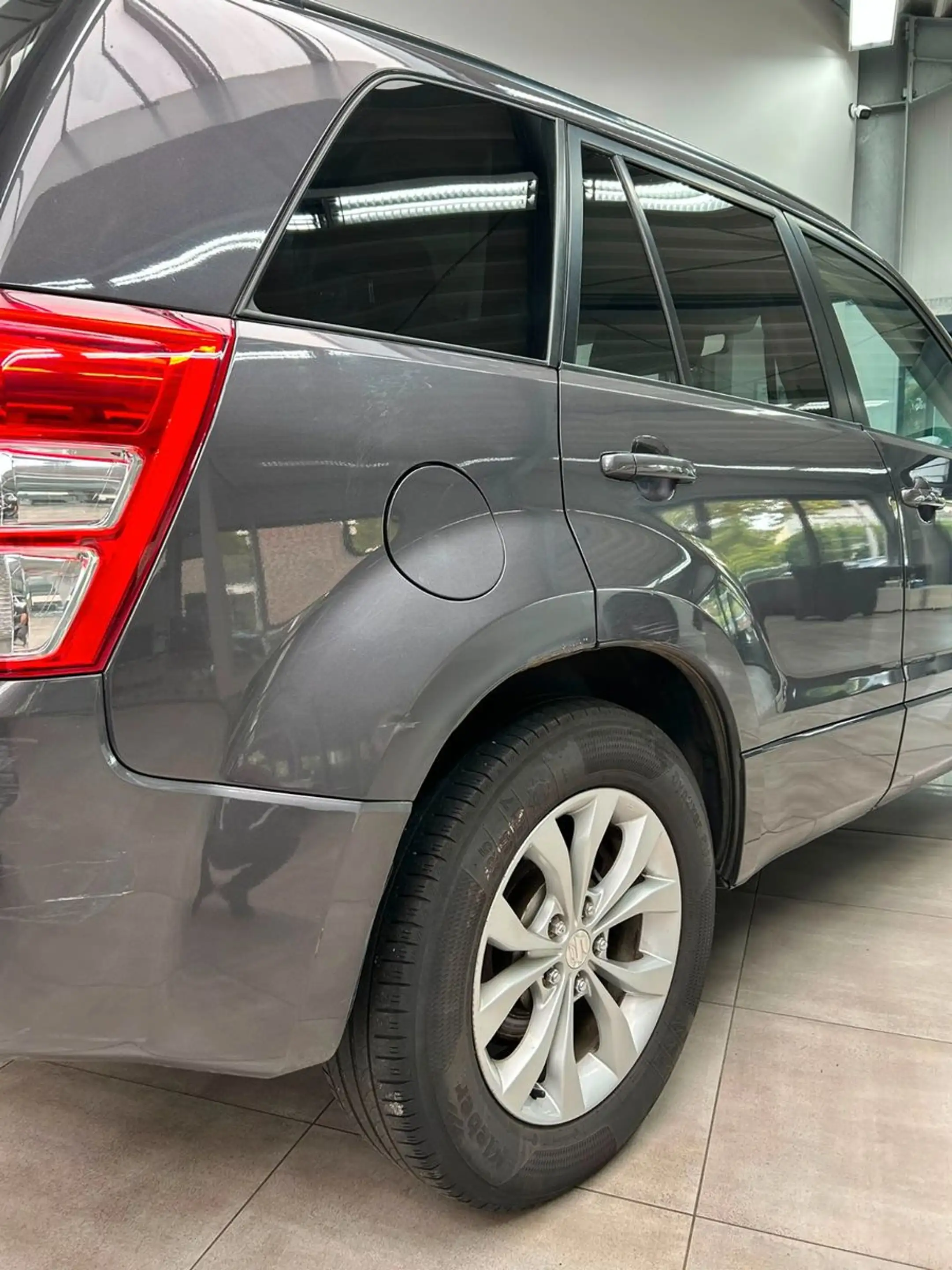 Suzuki Grand Vitara 1.9 DDIS Club 4X4 Klima Navi SHZ — photo 10