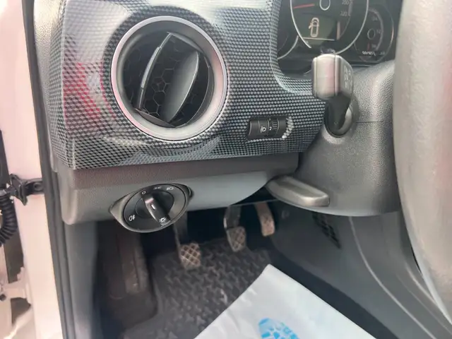 Volkswagen Up! view 14