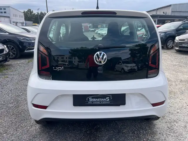 Volkswagen Up! view 5