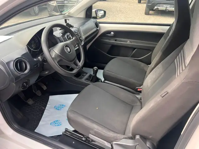 Volkswagen Up! view 8