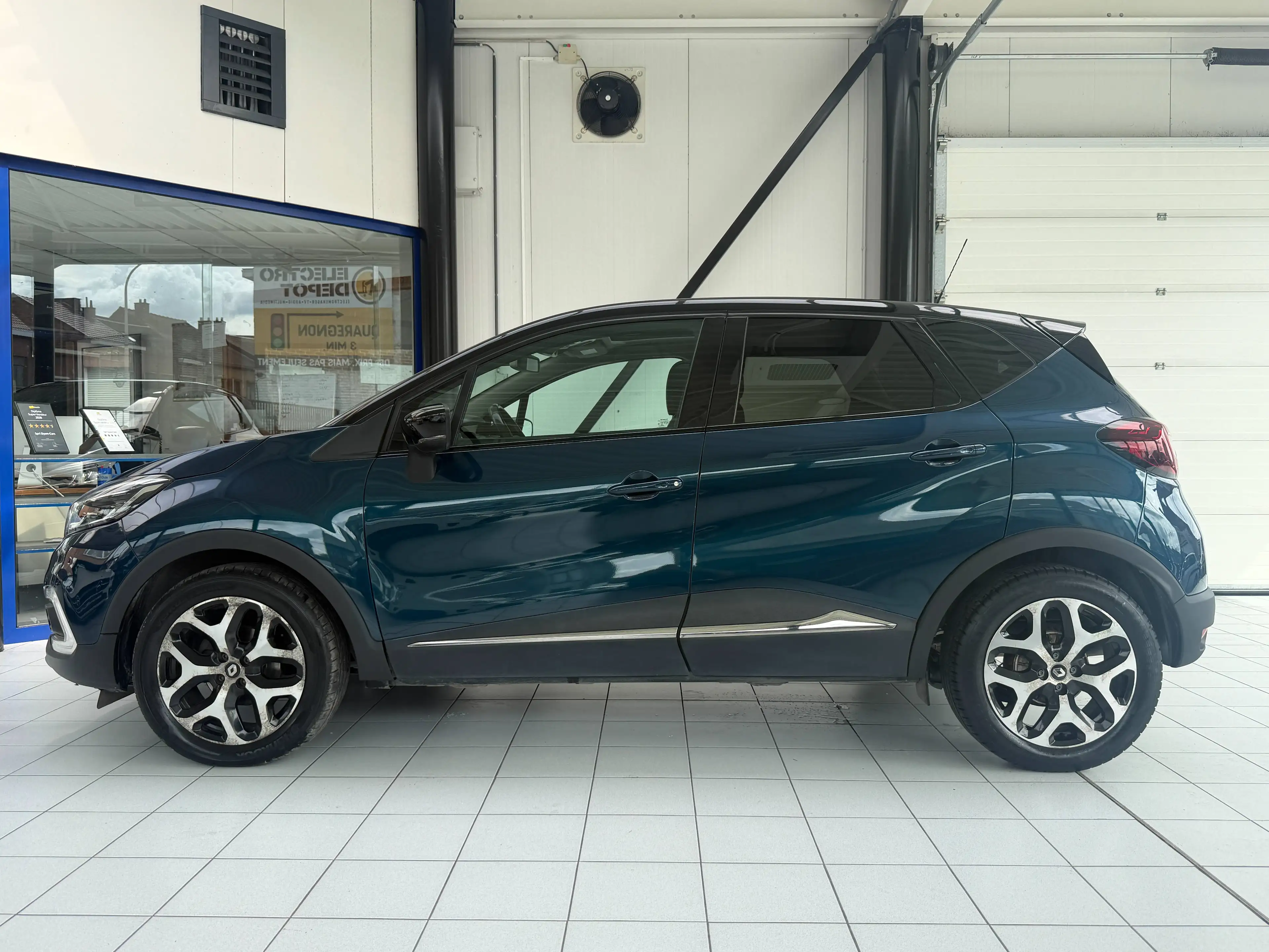 Renault Captur Captur 0.9 TCe ** CUIR ** GPS ** XENON ** PDC ** GARANTIE ** — photo 2