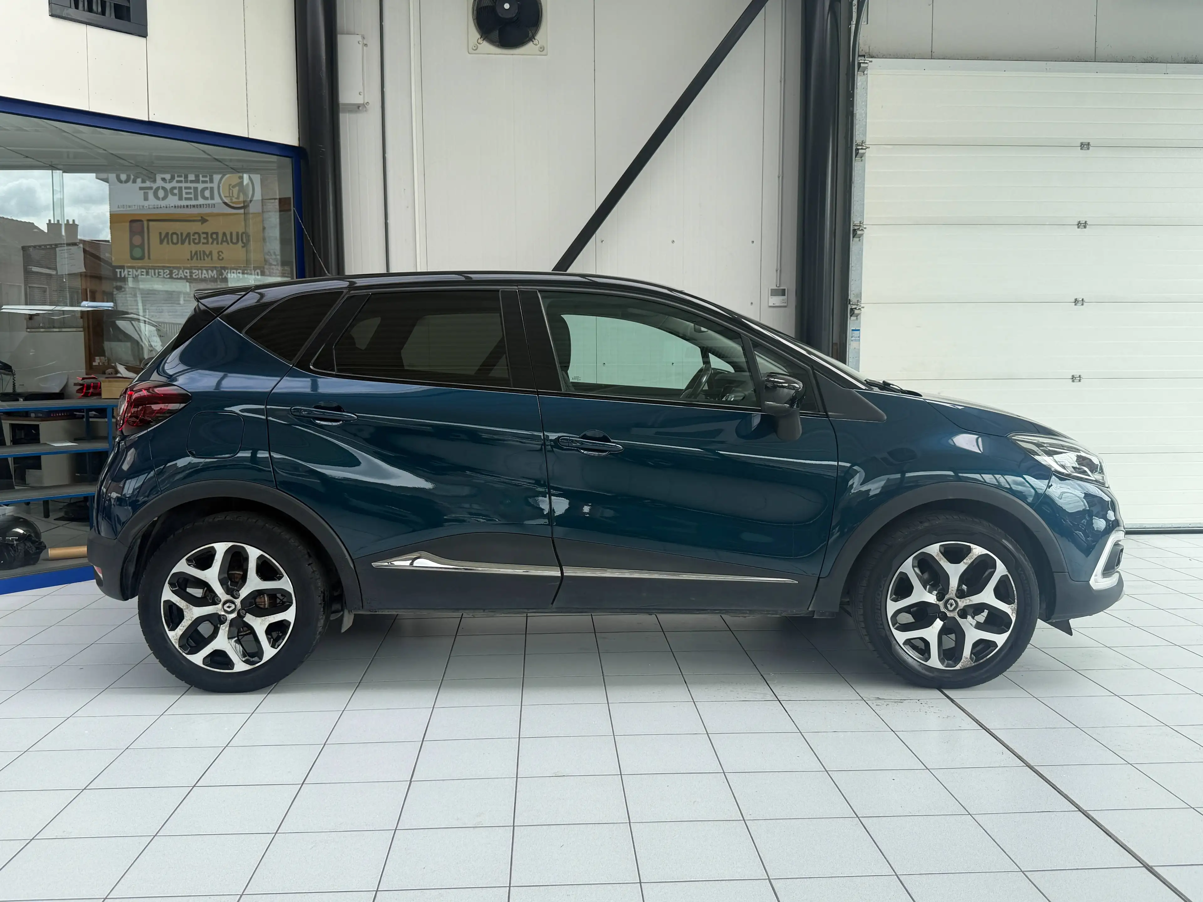 Renault Captur Captur 0.9 TCe ** CUIR ** GPS ** XENON ** PDC ** GARANTIE ** — photo 6