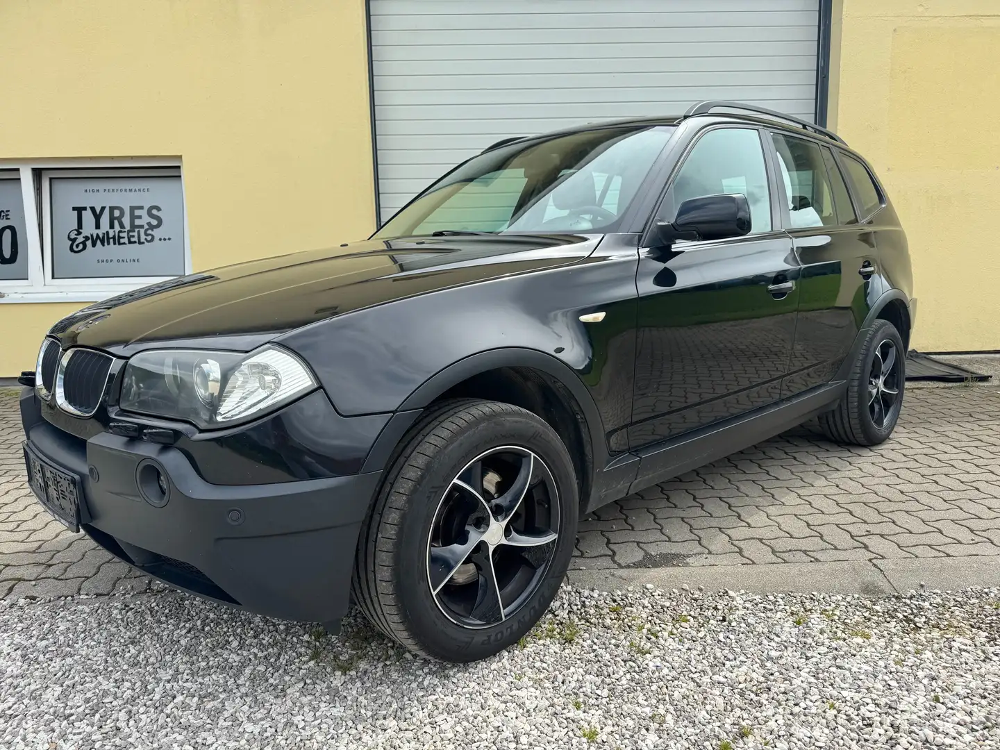BMW X3 2,0d Österreich-Paket, 4x4*** Nero - 1