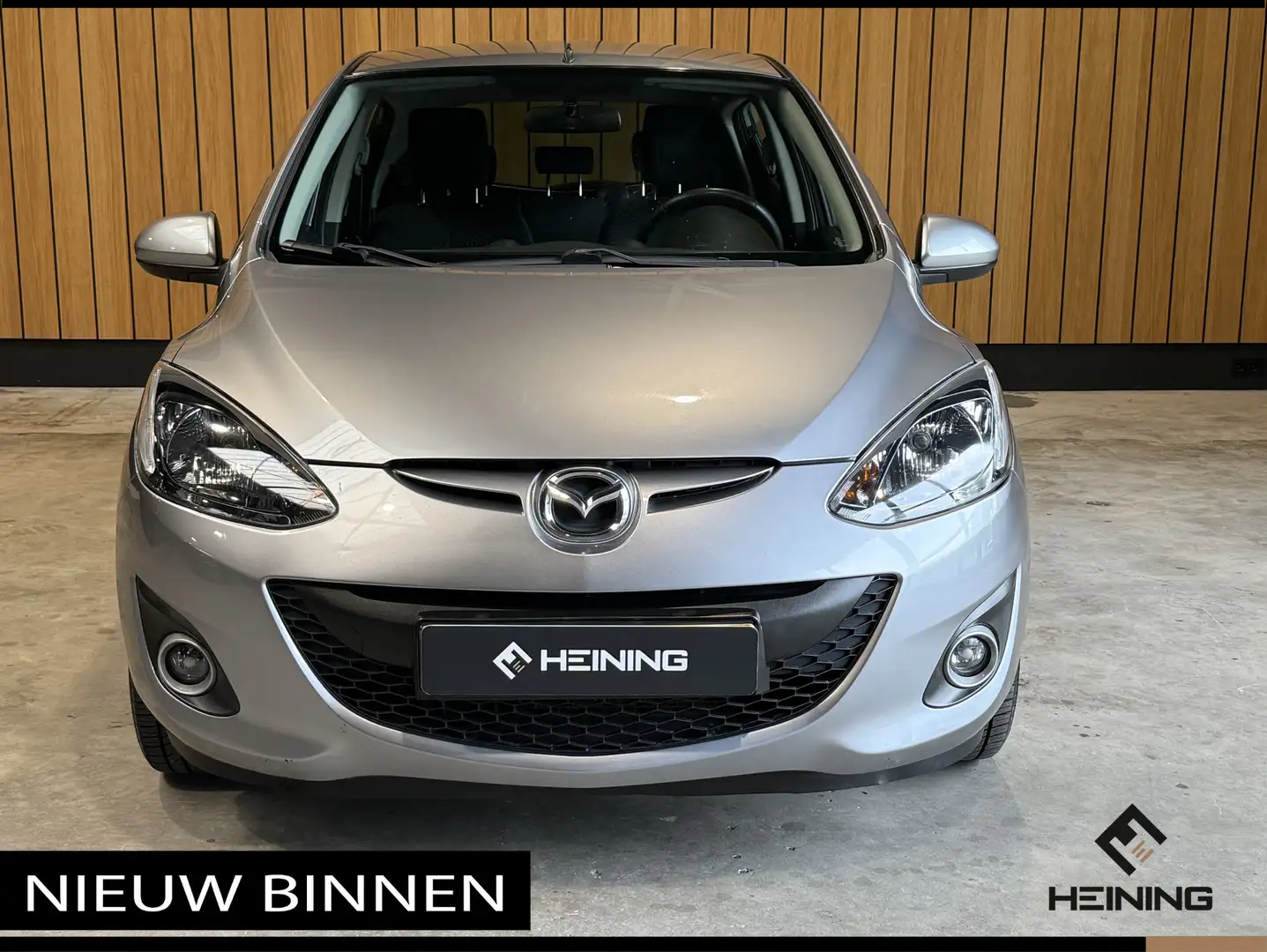 Mazda 2 1.3 TS. Airco. Stoelverwarming. Lichtmetaal. Compl Grau - 2