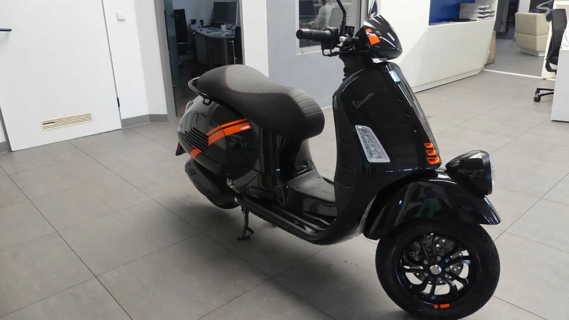 Vespa GTV 300 Negru - 1
