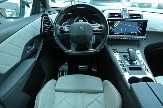DS Automobiles DS 7 Crossback view 15