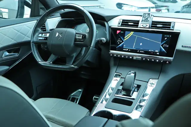 DS Automobiles DS 7 Crossback view 14