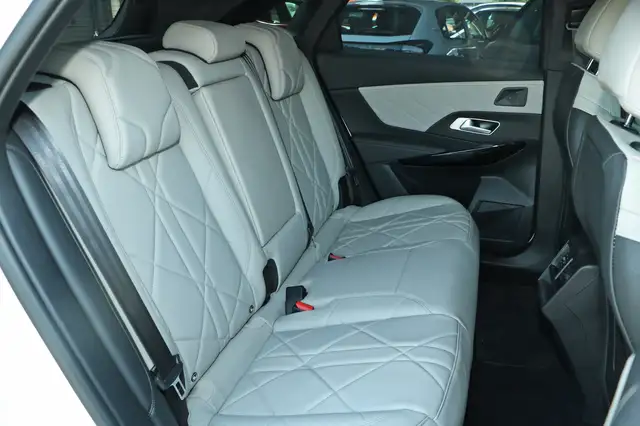 DS Automobiles DS 7 Crossback view 8