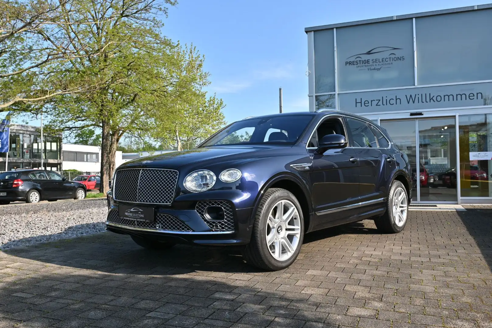 Bentley Bentayga V8/Mulliner/First Edition/Touringpaket/ Modrá - 1