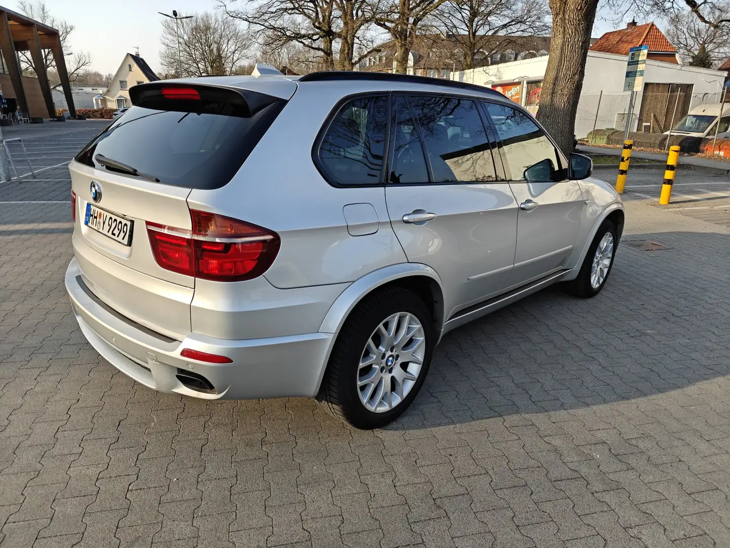 BMW X5 M50d Grau - 2