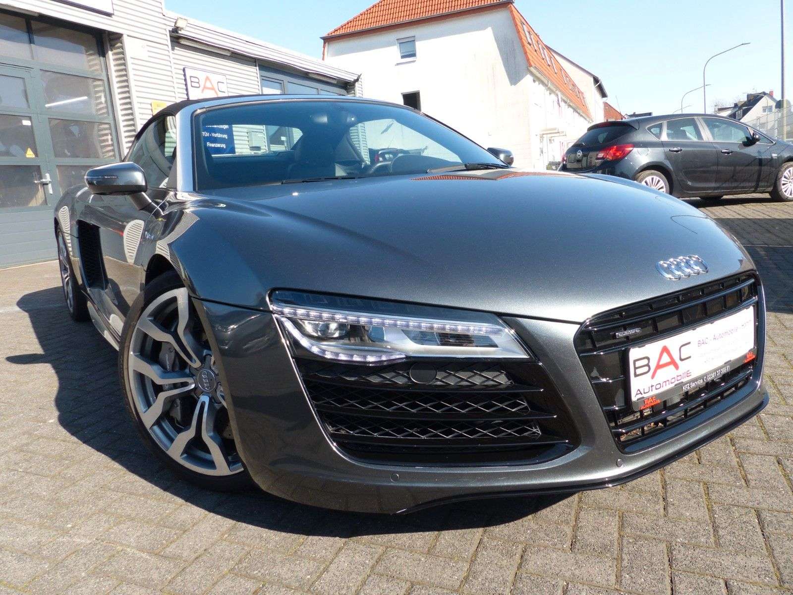 Second hand Audi R8 5.2
