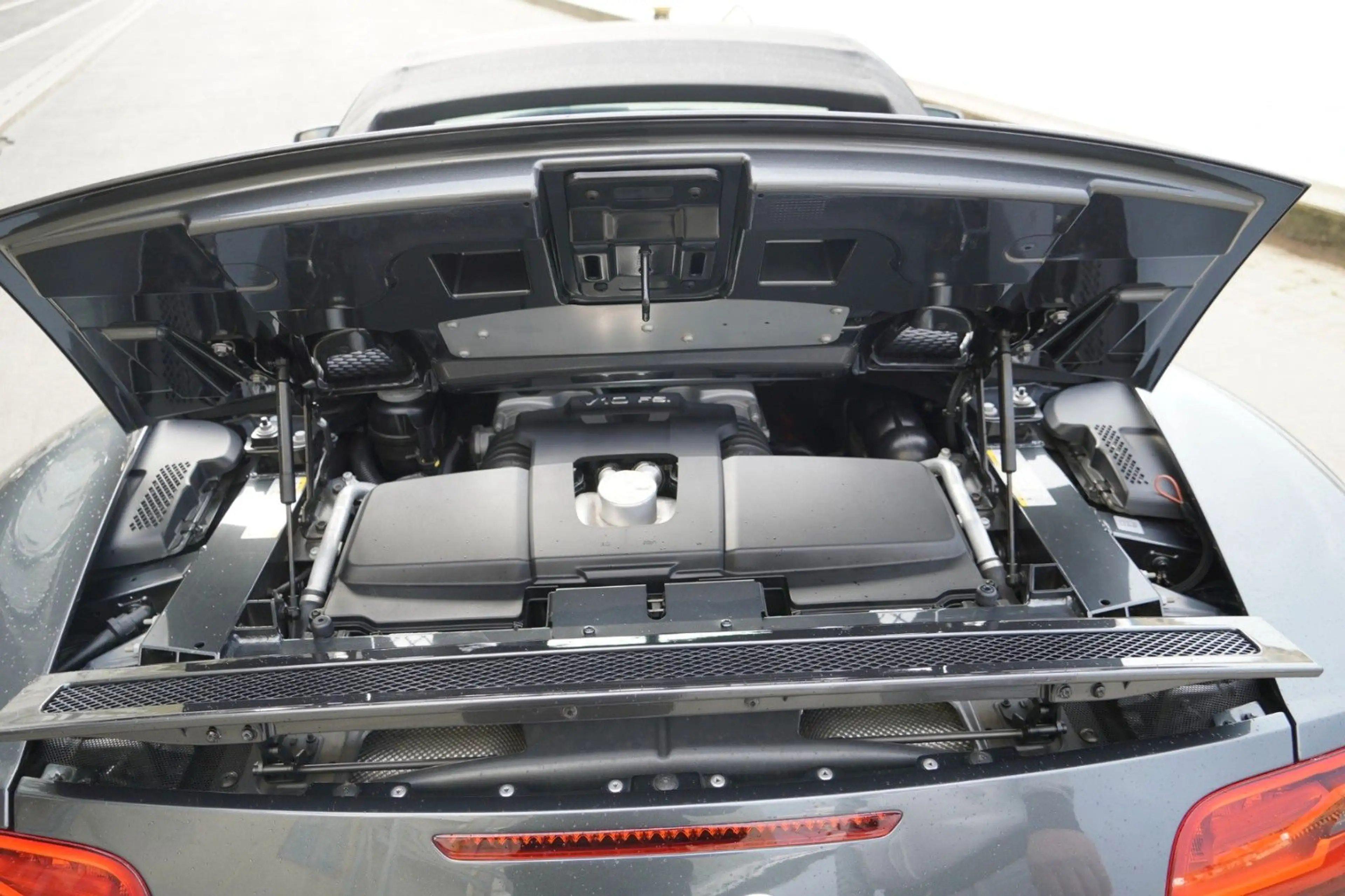 Audi R8 Spyder 5.2 FSI quattro*LED*Keramik*Carbon*B&O — photo 12