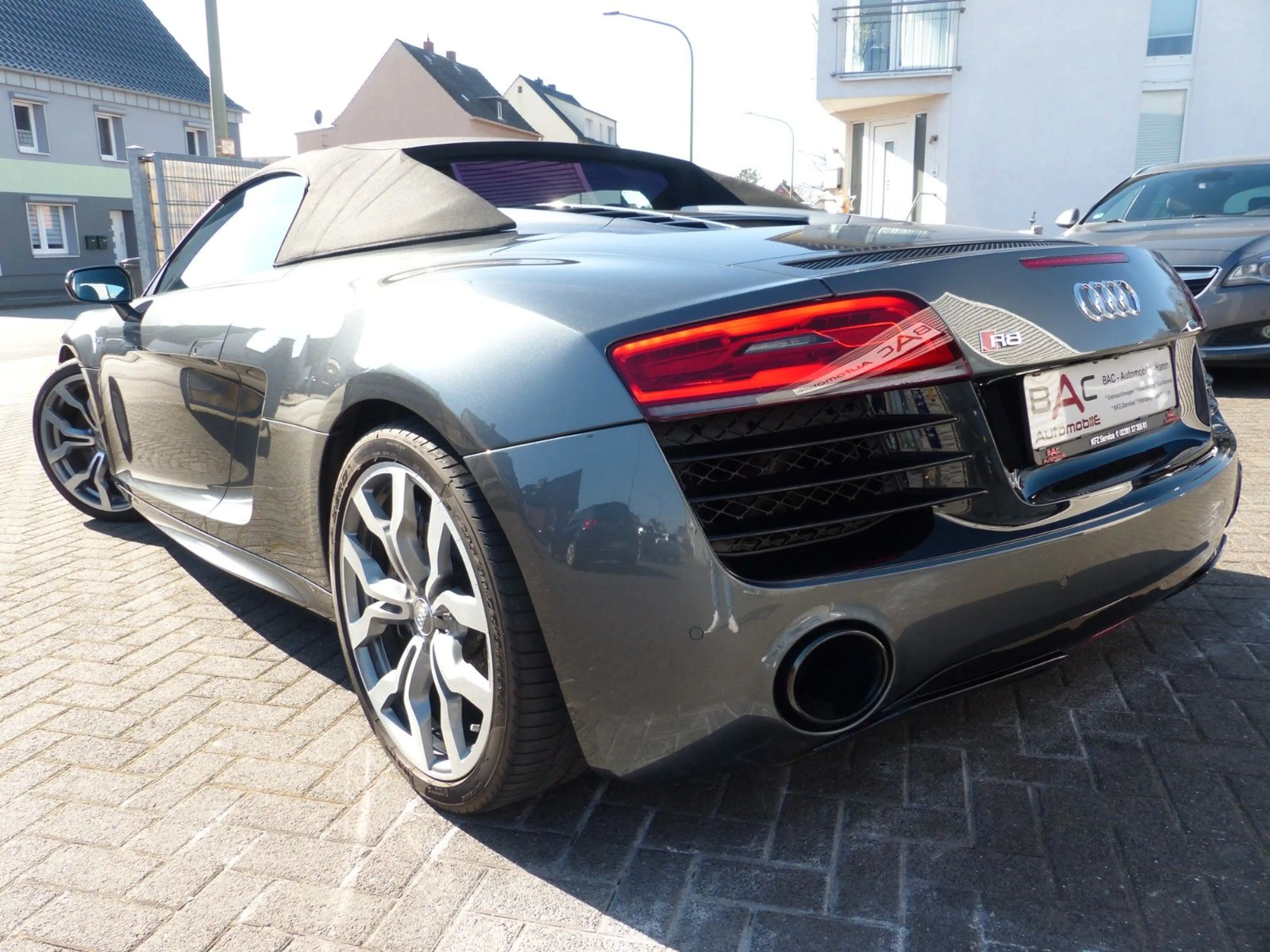 Audi R8 Spyder 5.2 FSI quattro*LED*Keramik*Carbon*B&O — photo 3