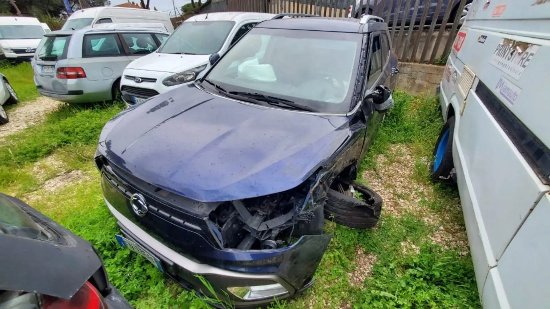 SsangYong XLV 1.6 2WD Bi-fuel GPL Automatica "INCIDENTATA" Nero - 1