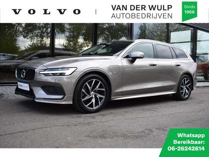 Volvo V60 T6 340pk Plug-In AWD Momentum Pro | Trekhaak | DAB