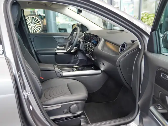 Mercedes-Benz Gla view 11