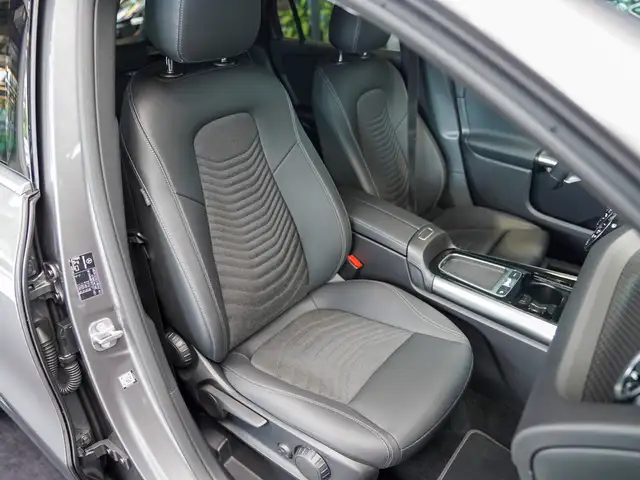 Mercedes-Benz Gla view 10