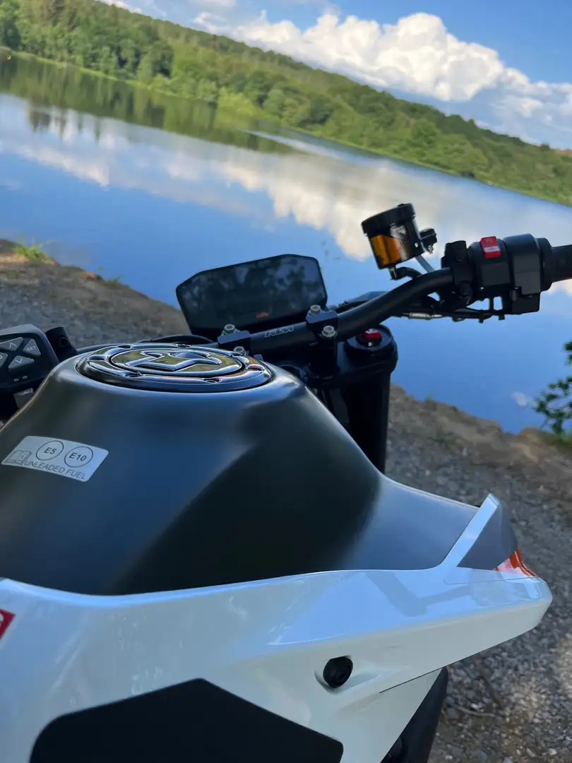 KTM 890 Duke R Weiß - 2
