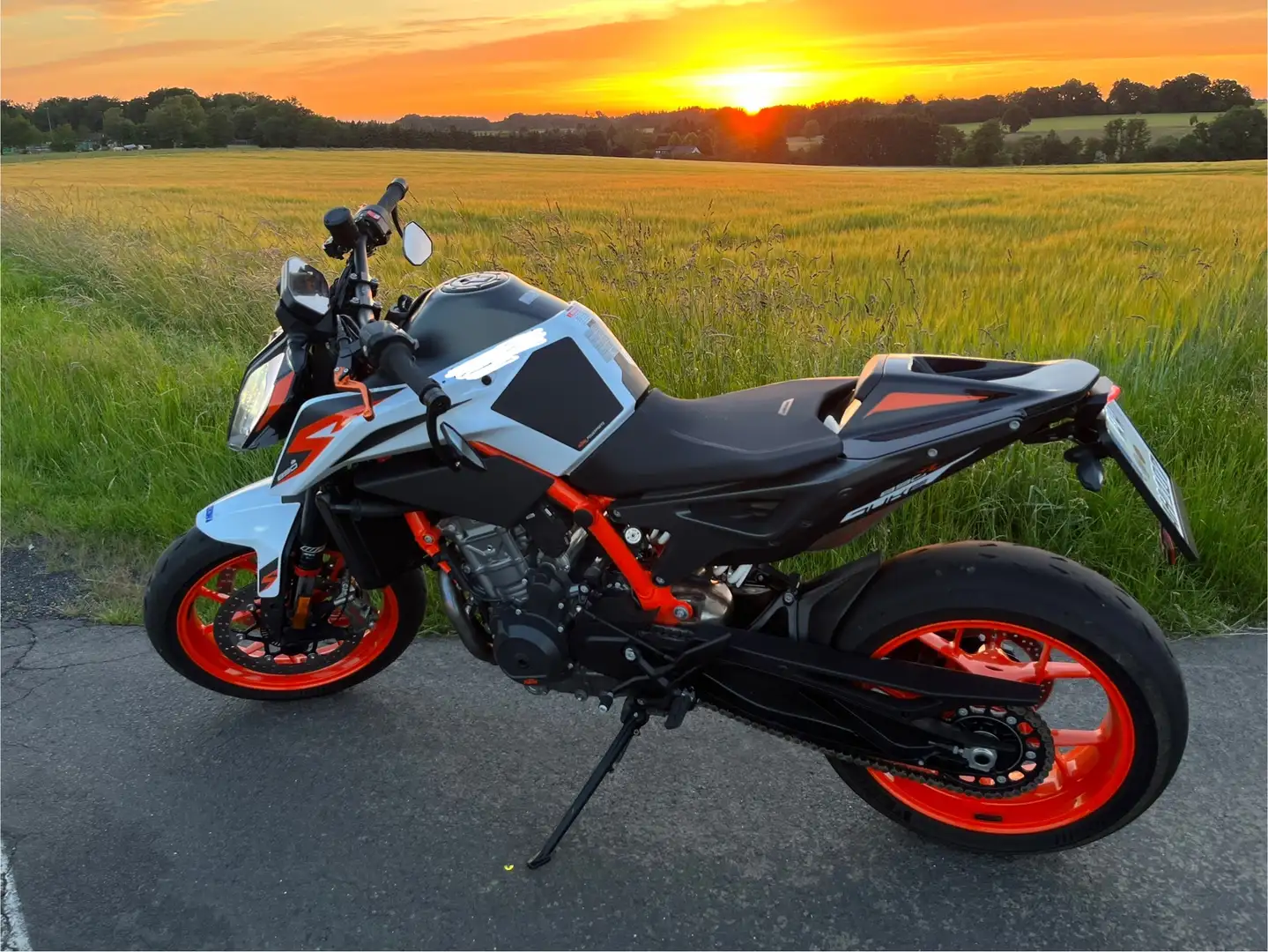 KTM 890 Duke R Blanc - 1