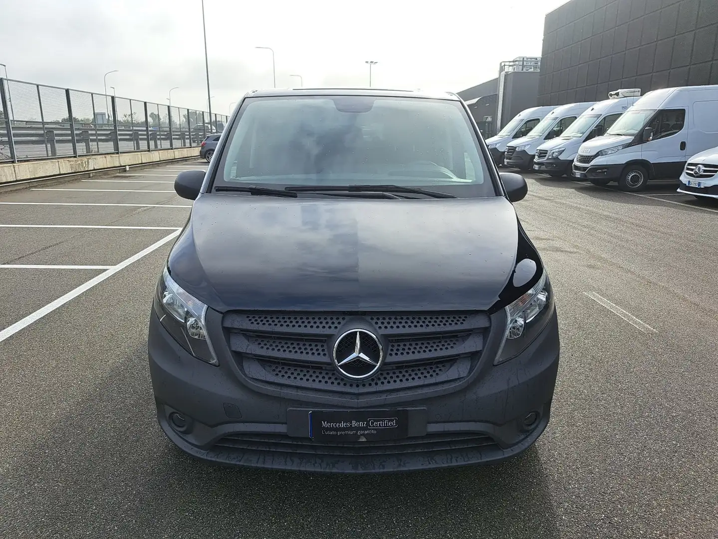 Mercedes-Benz Vito Vito 116 d Tourer Pro Long Auto Nero - 2