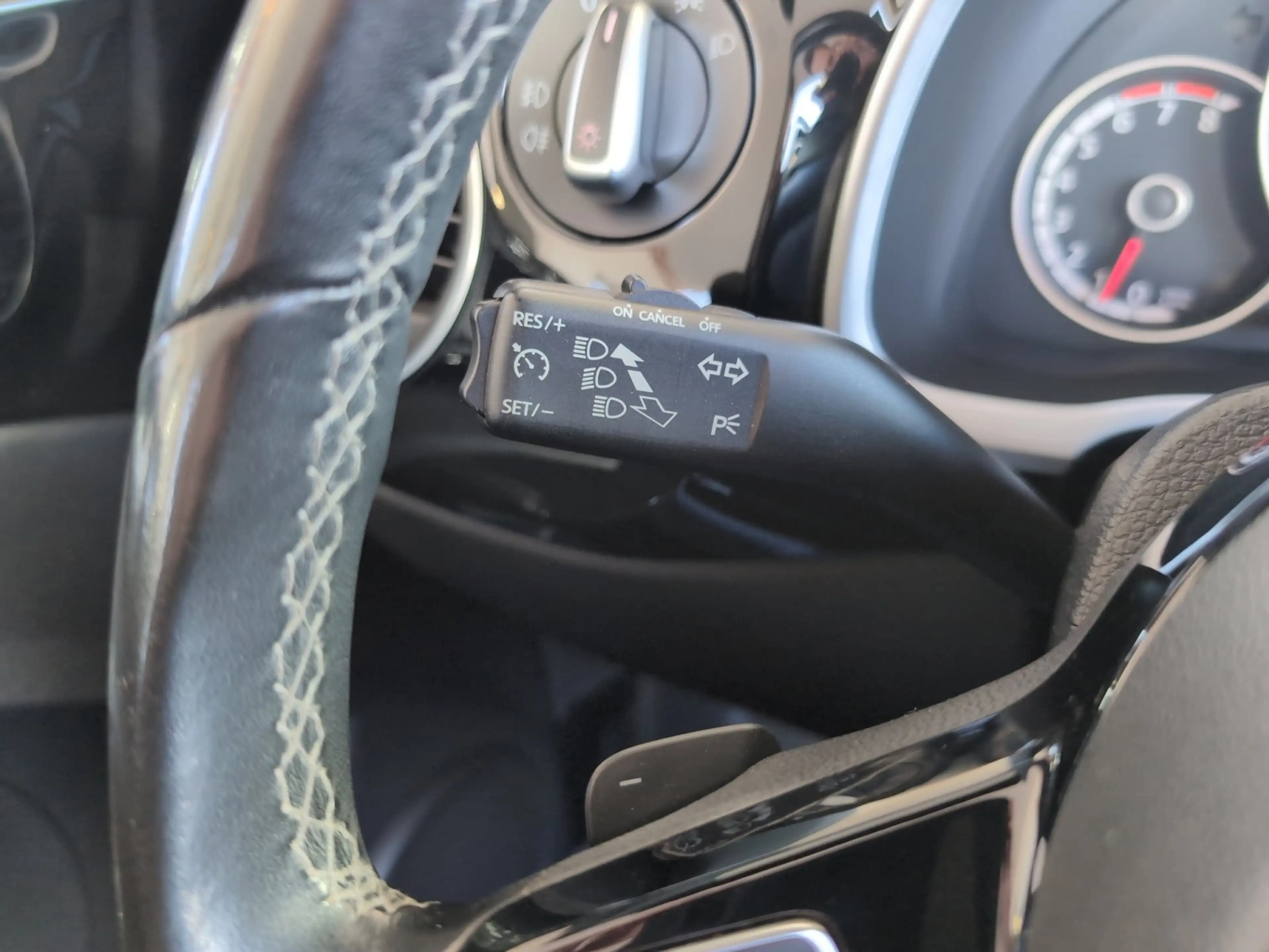 Volkswagen Beetle Cabrio 2.0 TSI Exclusive Sport/StHzg/Keyless — photo 15