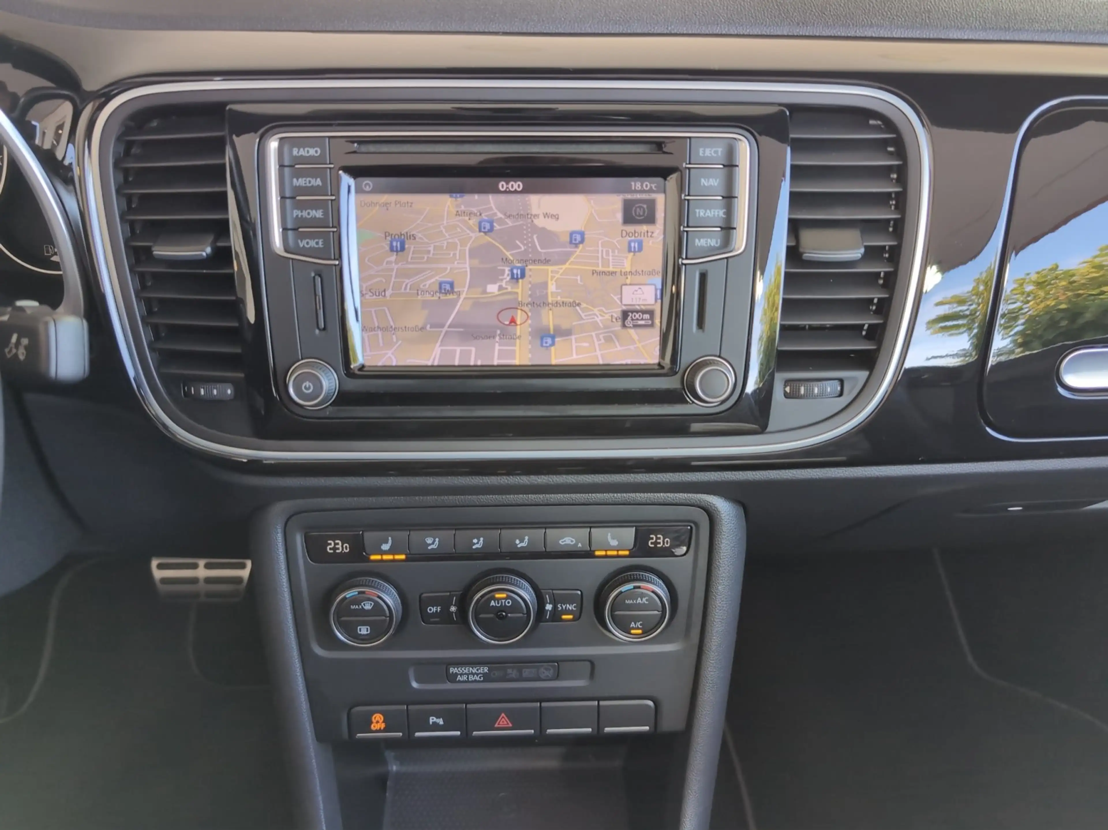 Volkswagen Beetle Cabrio 2.0 TSI Exclusive Sport/StHzg/Keyless — photo 11