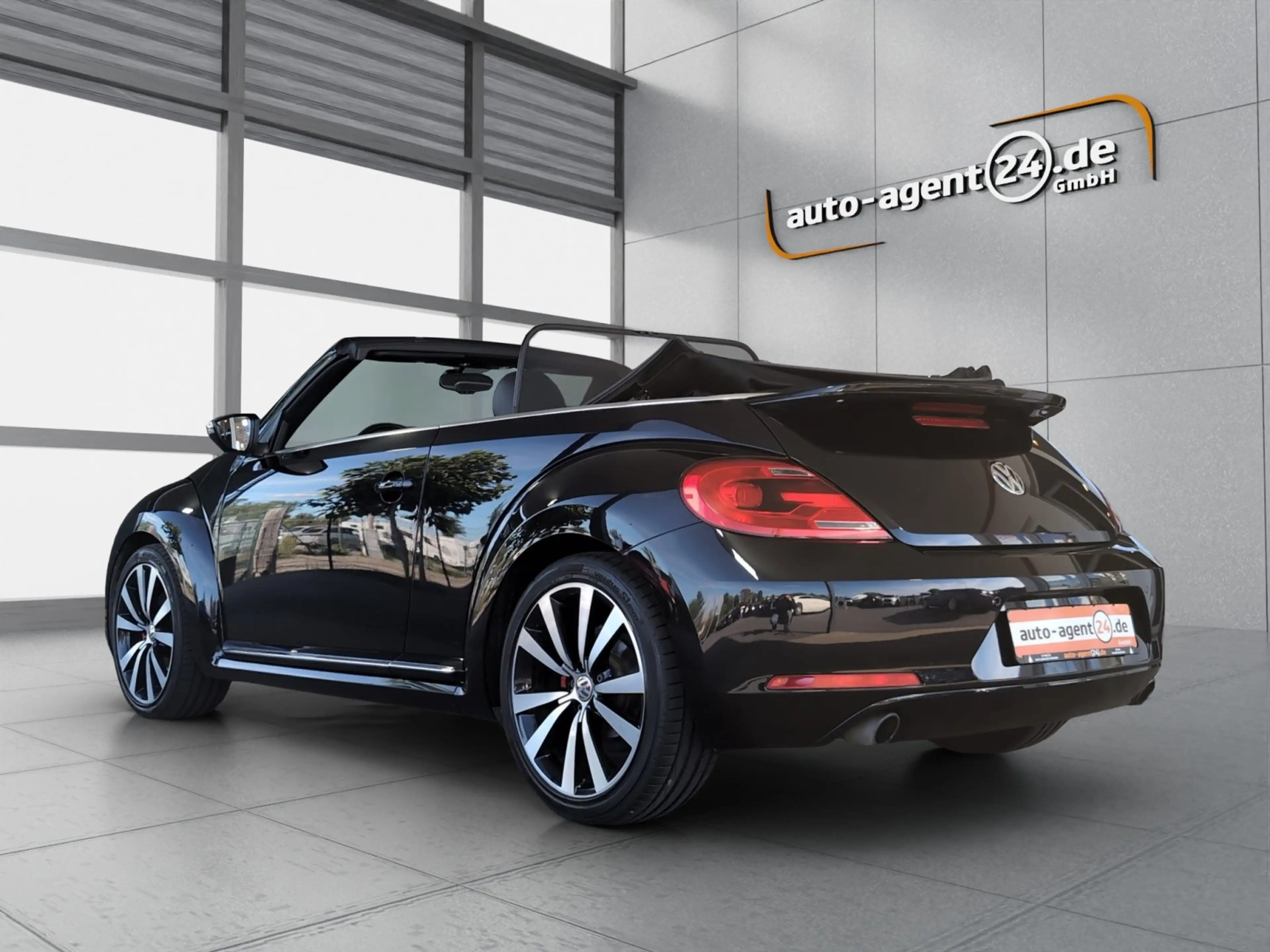 Volkswagen Beetle Cabrio 2.0 TSI Exclusive Sport/StHzg/Keyless — photo 3