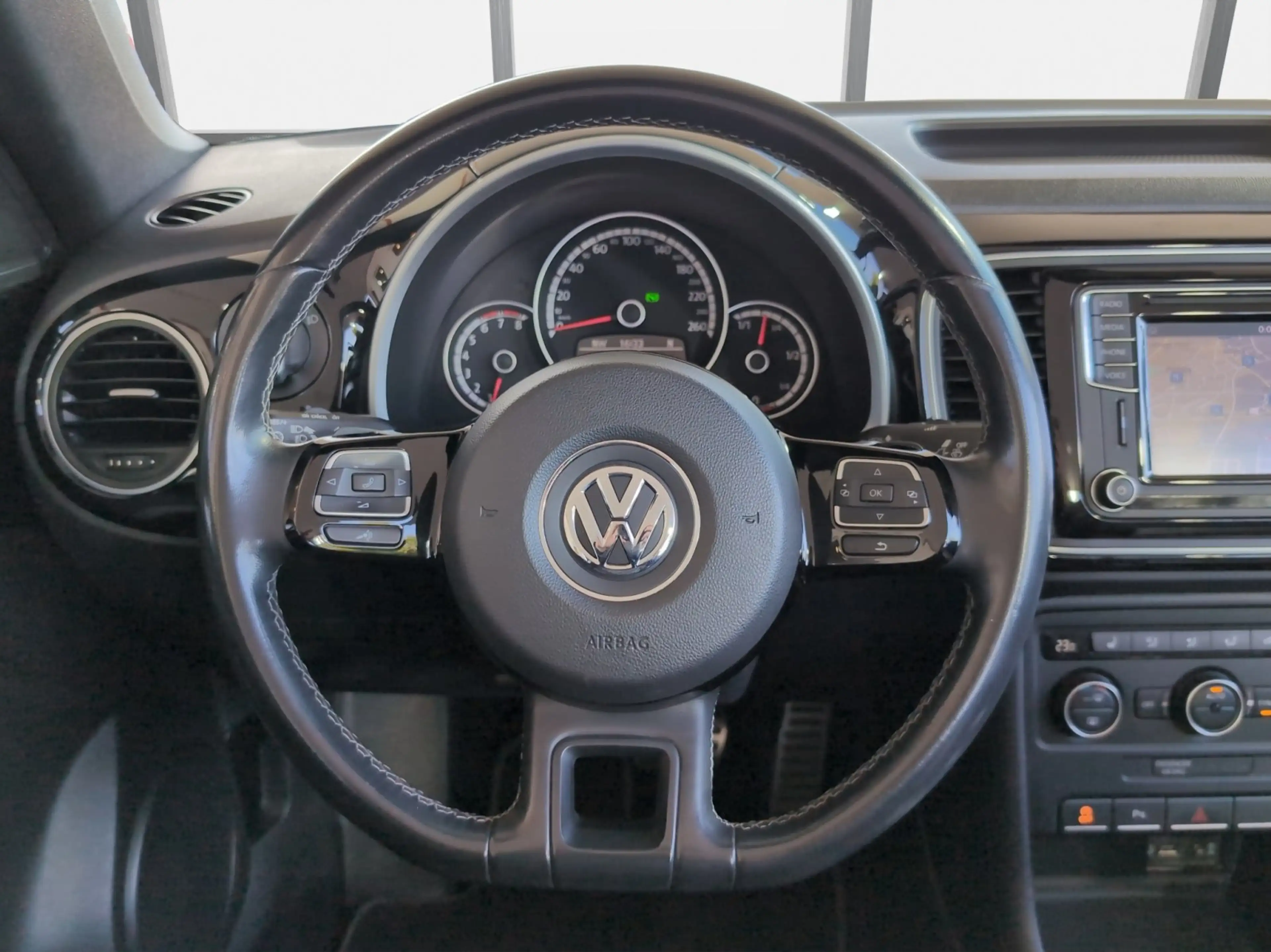 Volkswagen Beetle Cabrio 2.0 TSI Exclusive Sport/StHzg/Keyless — photo 13