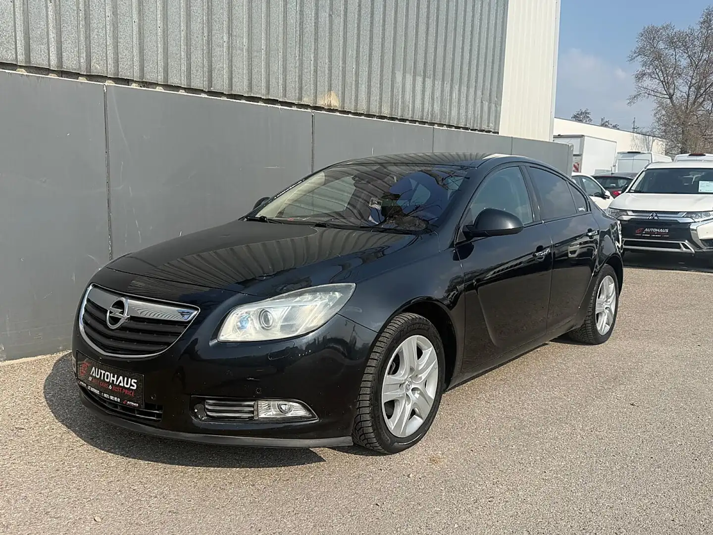 Opel Insignia 2,0 CDTI DPF Allrad | VOLL FAHRBEREIT | Schwarz - 1