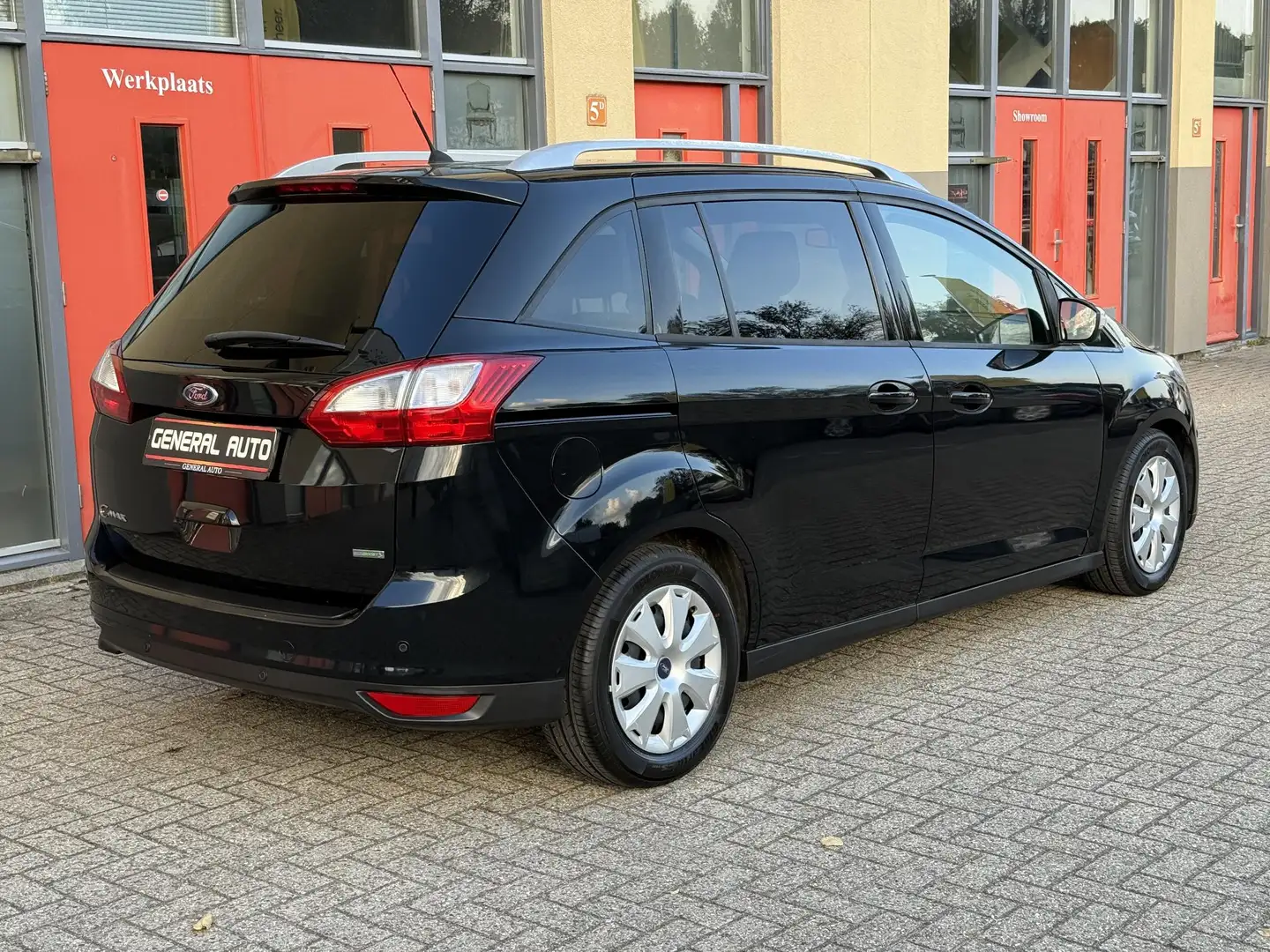 Ford Grand C-Max 1.0 Titanium, Panorama Dak, Nieuwe DistributieRiem Noir - 2