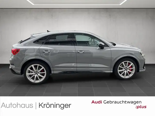 Audi RS Q3 view 4