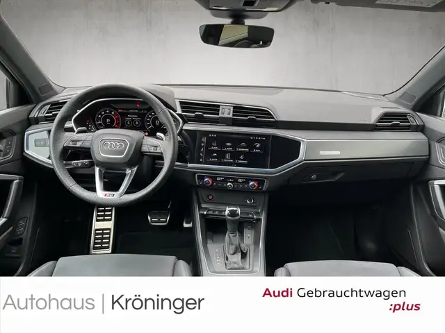Audi RS Q3 view 13