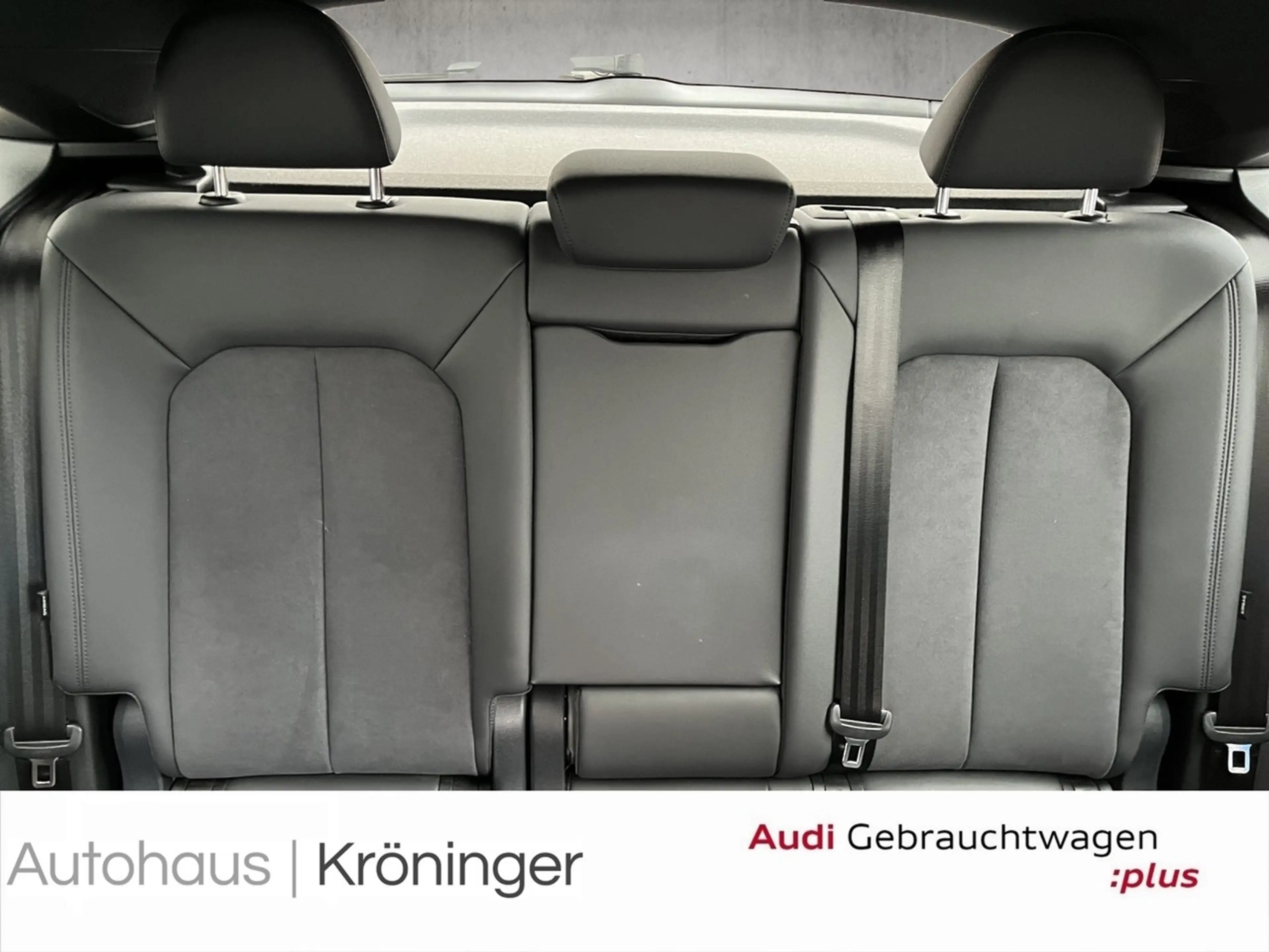 Audi RS Q3 Sportback 2.5 TFSI quat Pano Sonos *400PS* — photo 10