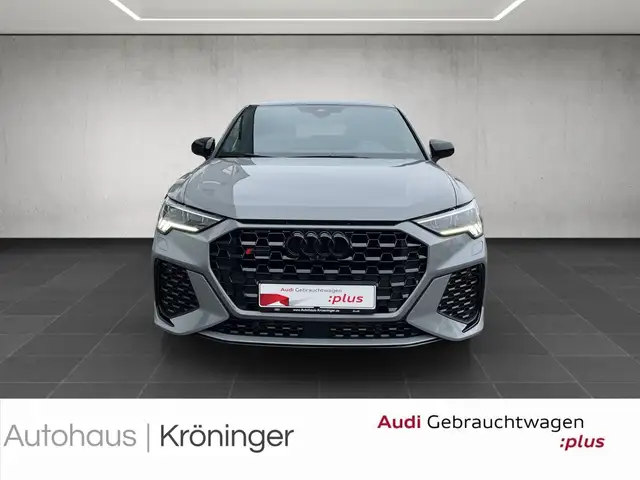 Audi RS Q3 view 5