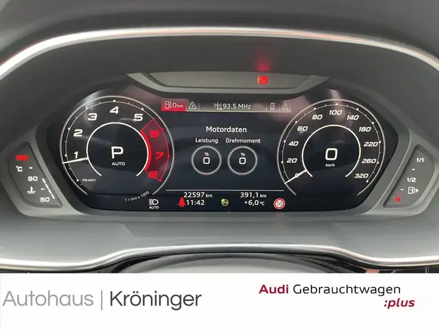 Audi RS Q3 view 12