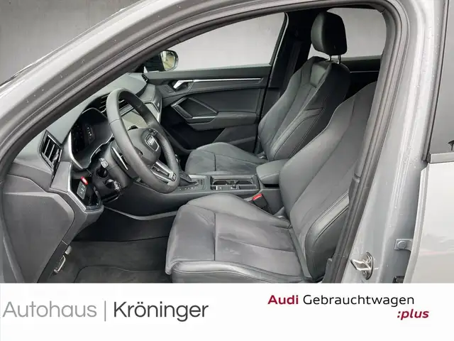 Audi RS Q3 view 7