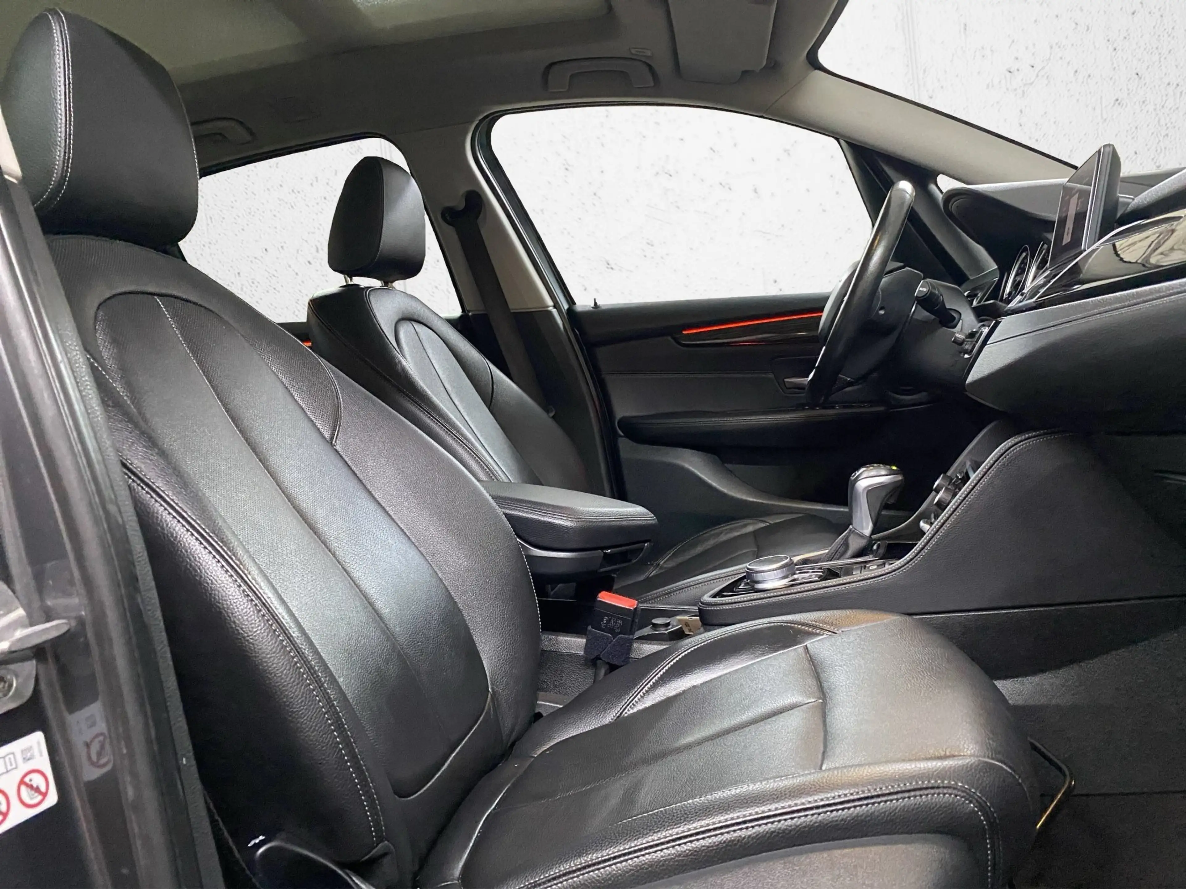 BMW 225 xe LuxuryLine*Dr.Assist Plus*HUD*Pano*RFK*LED* — photo 8