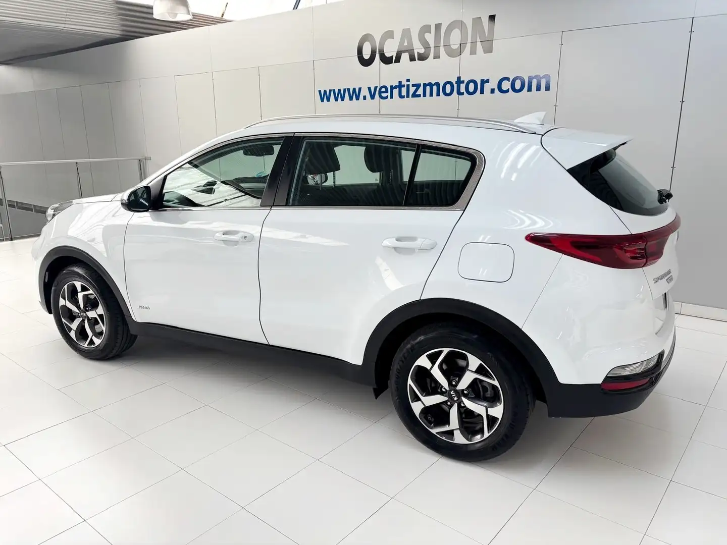 Kia Sportage 1.6 MHEV Business 100kW (136CV) 4x4 Blanc - 2